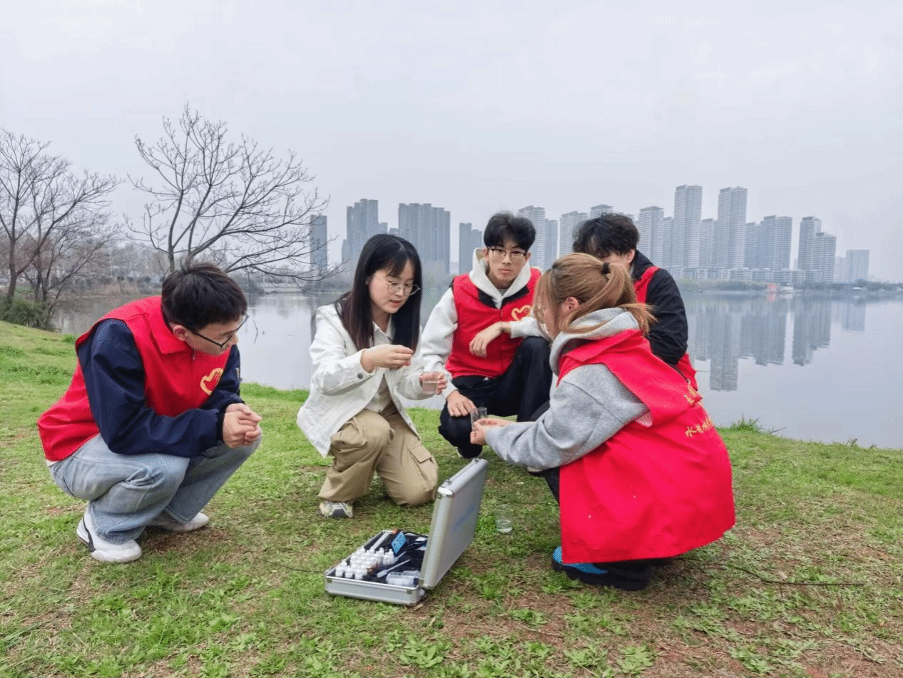 【第十一届“长江韵”水文化节系列】水韵文化节：师生联动 以科技与行动守护湖水环境